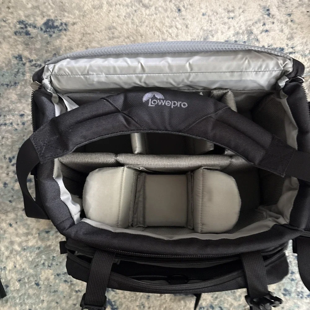 Lowepro Compact AW Camera Shoulder Bag - Black Multiple Padded Pockets Great Bag